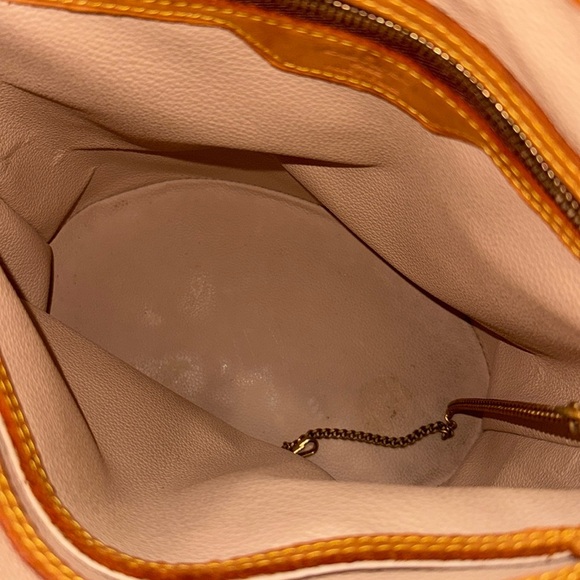 Louis Vuitton Bucket PM Monogram with COA - Picture 14 of 15